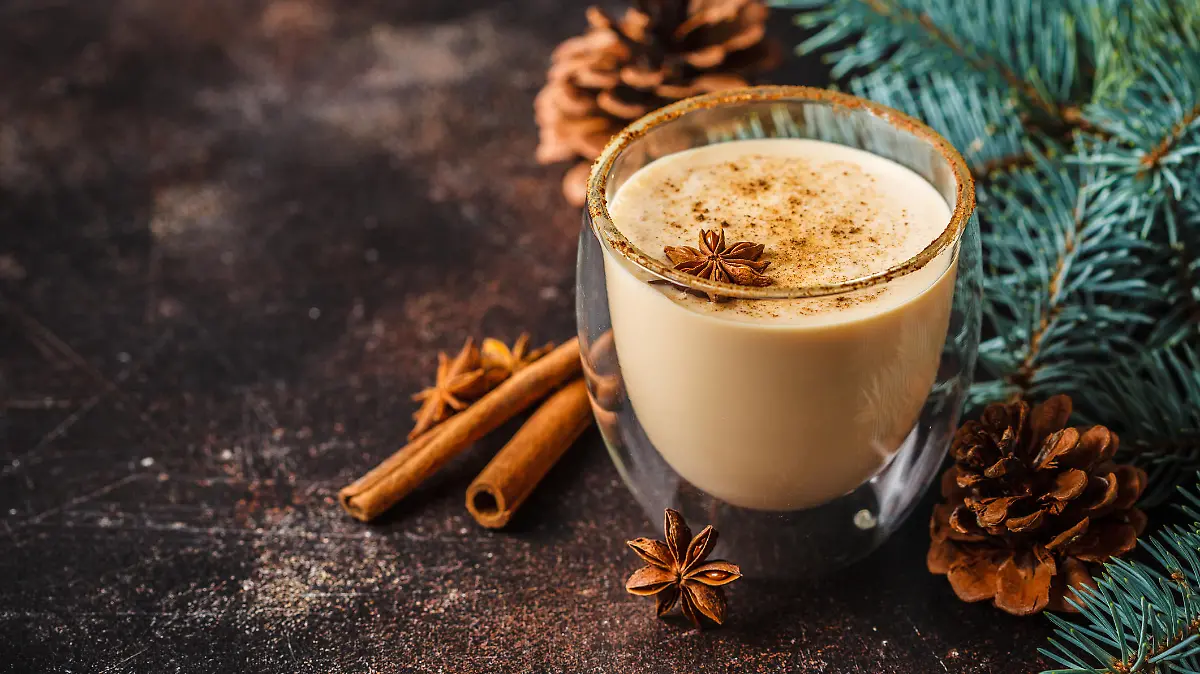 Weihnachtlicher Likör im Glas