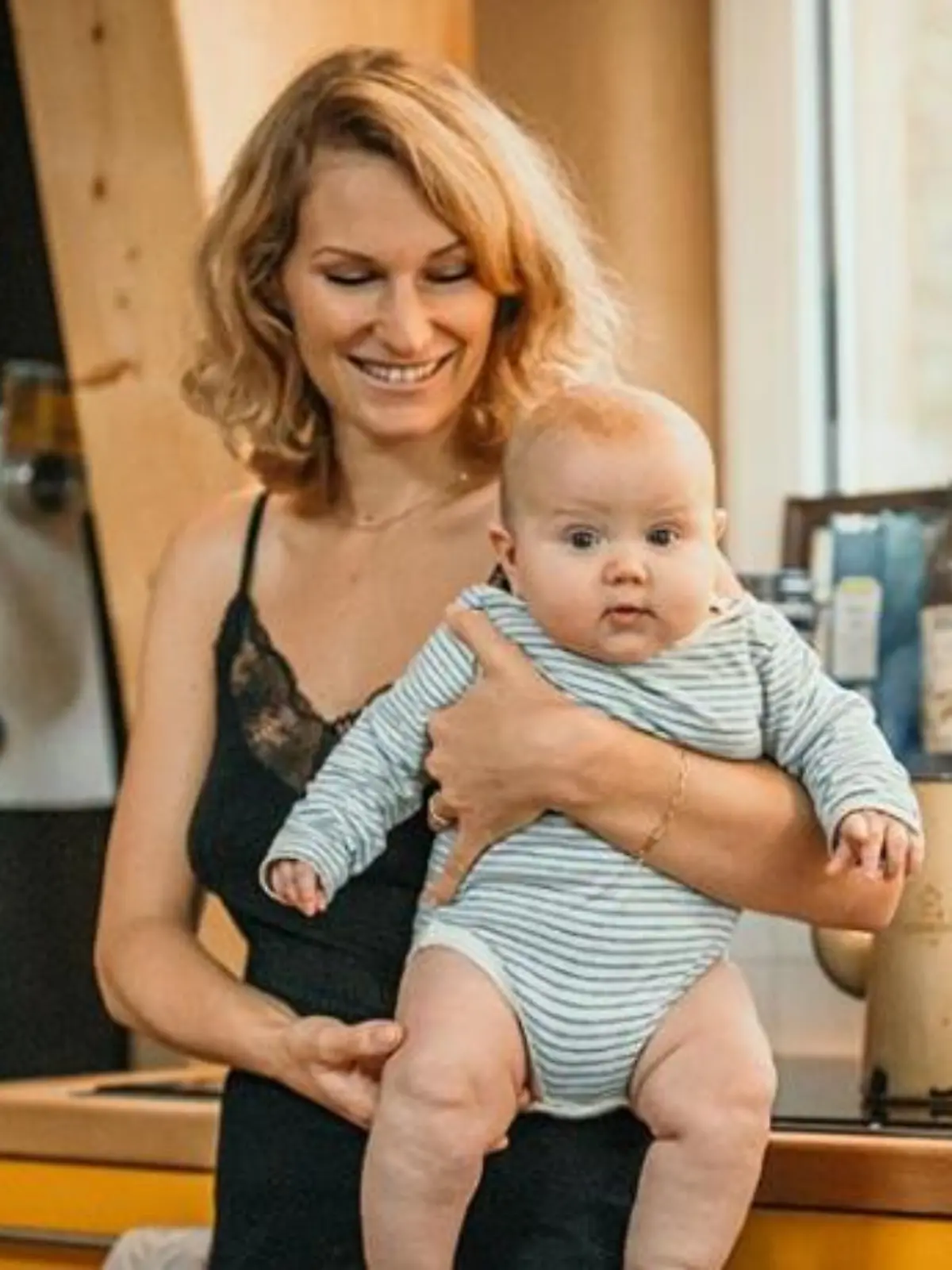 Janni Hönscheid spricht über den Babyspeck von Töchterchen Yoko.