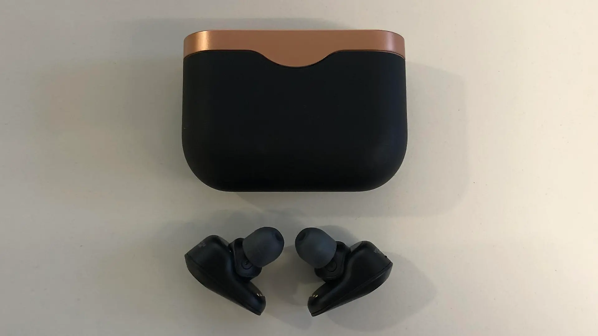 Sony WF-1000XM3 mit Case