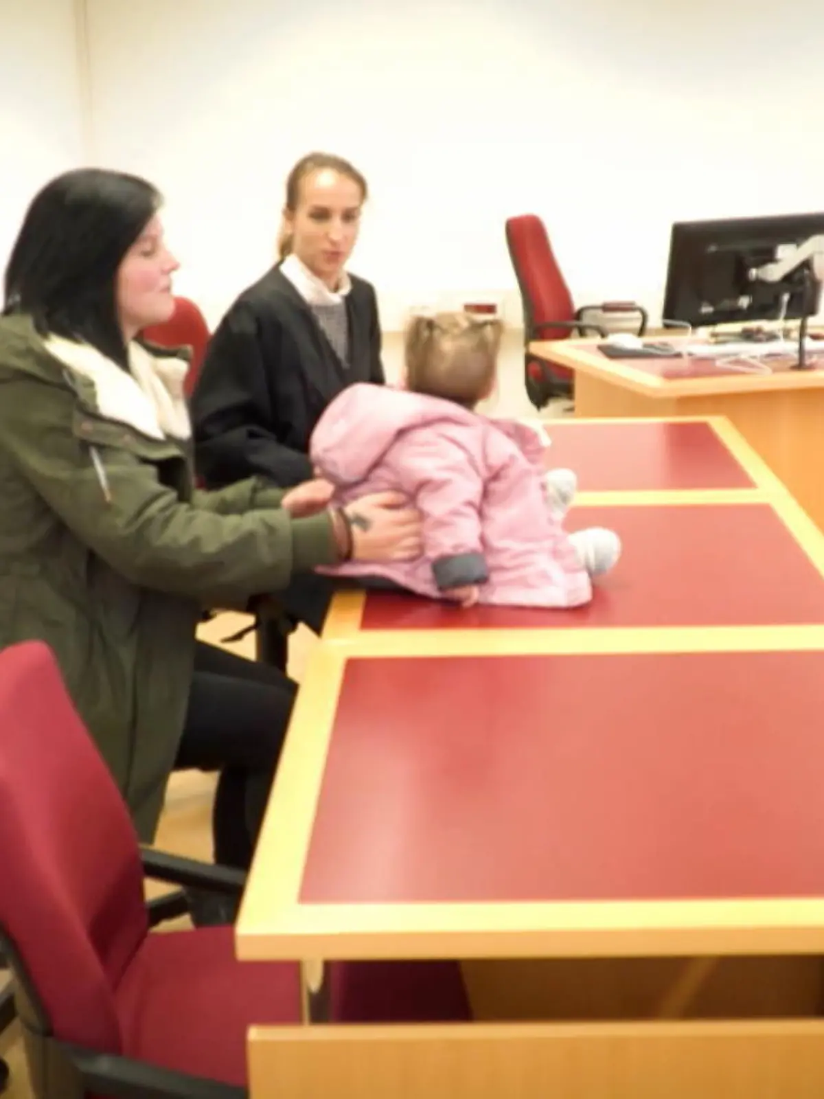 Bild zu: "Baby soll Schulden von Opa zahlen"