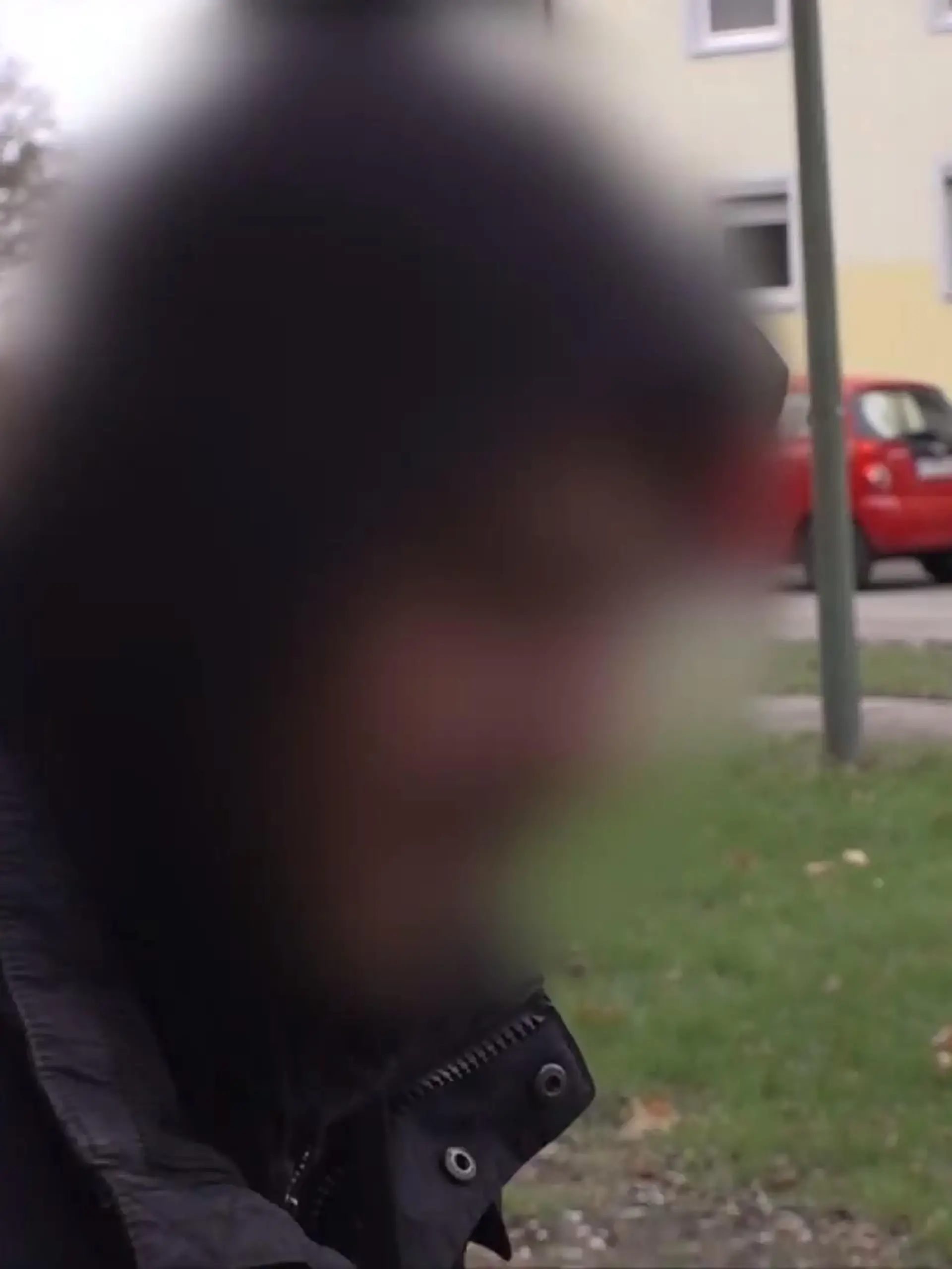 Bild zu: "Freund des Tatverdächtigen spricht"