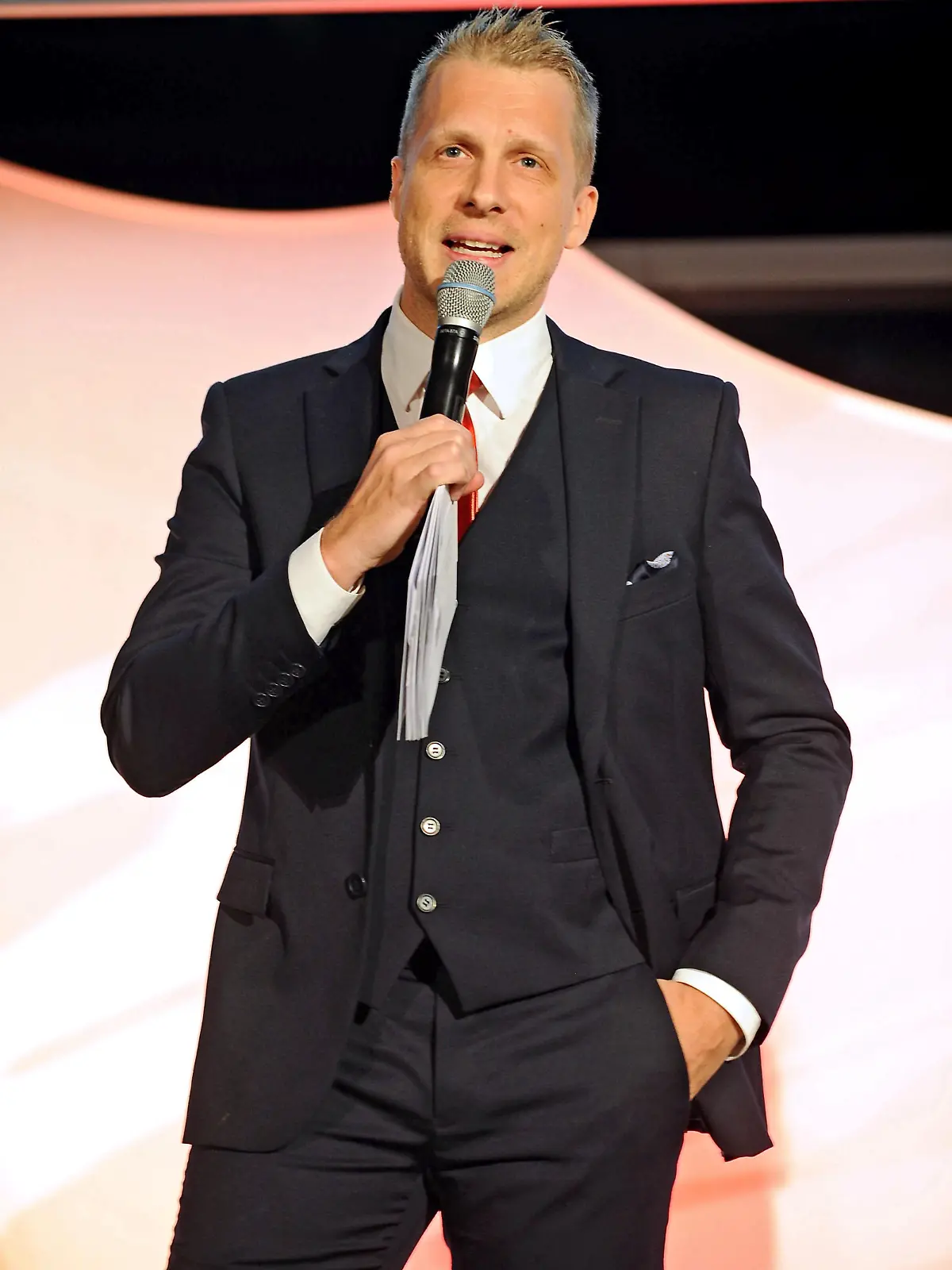  Charity Gala Bad Nauheim. Oliver Pocher anläßlich der Charity Gala am 16.11.2019 im DOLCE Bad Nauheim. 20191116MWI448 *** Charity Gala Bad Nauheim Oliver Pocher on the occasion of the Charity Gala on 16 11 2019 at DOLCE Bad Nauheim 20191116MWI448