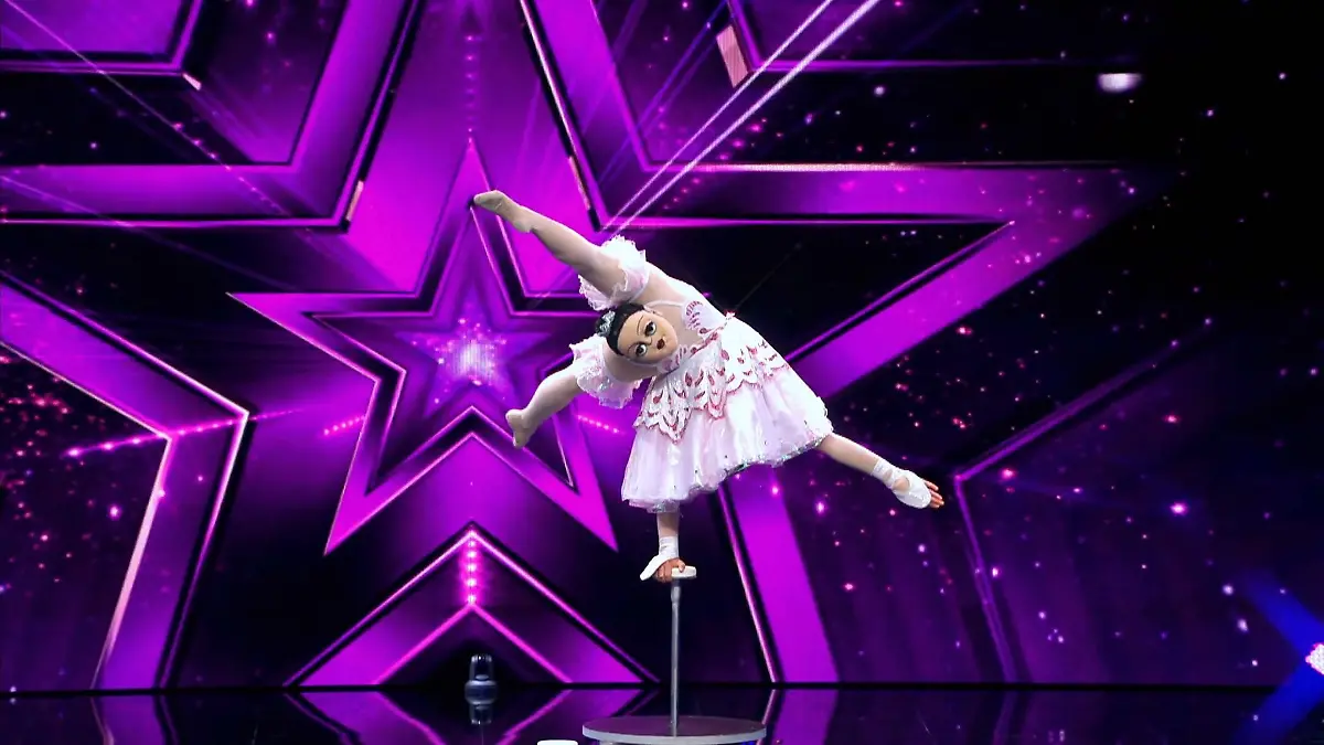 Tänzerin Veronika überrascht die Supertalent-Jury Ballett der anderen Art