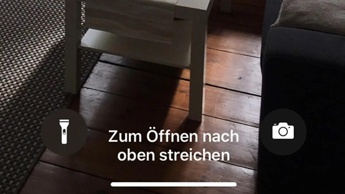 Taschenlampen-App: Der Übeltäter ist links unten auf dem iPhone-Homescreen fest verankert.