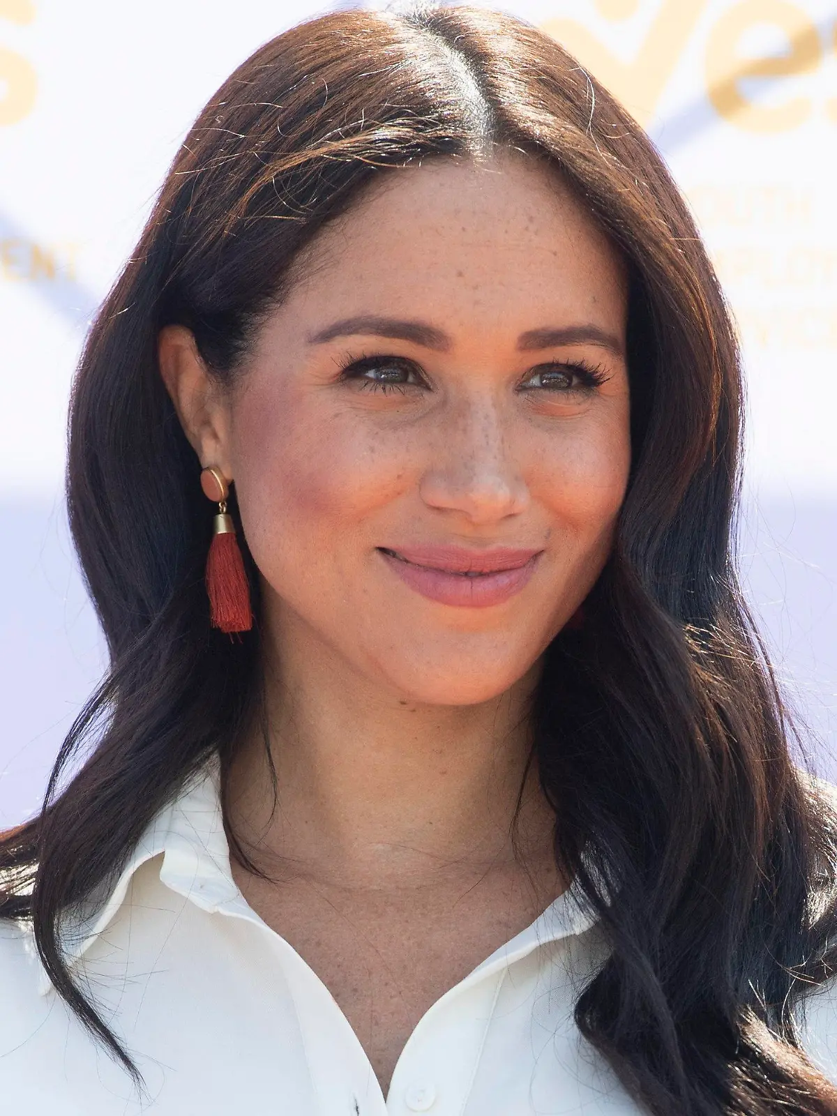 ARCHIV - 02.10.2019, Südafrika, Johannesburg: Meghan, Herzogin von Sussex, besucht den Tembisa-Township in der Nähe von Johannesburg am letzten Tag der Afrikareise zusammen mit ihrem Ehemann Prinz Harry von Großbritannien. (zu dpa Politikerinnen verurteilen «geschmacklose» Storys über Meghan) Foto: Facundo Arrizabalaga/PA Wire/dpa +++ dpa-Bildfunk +++