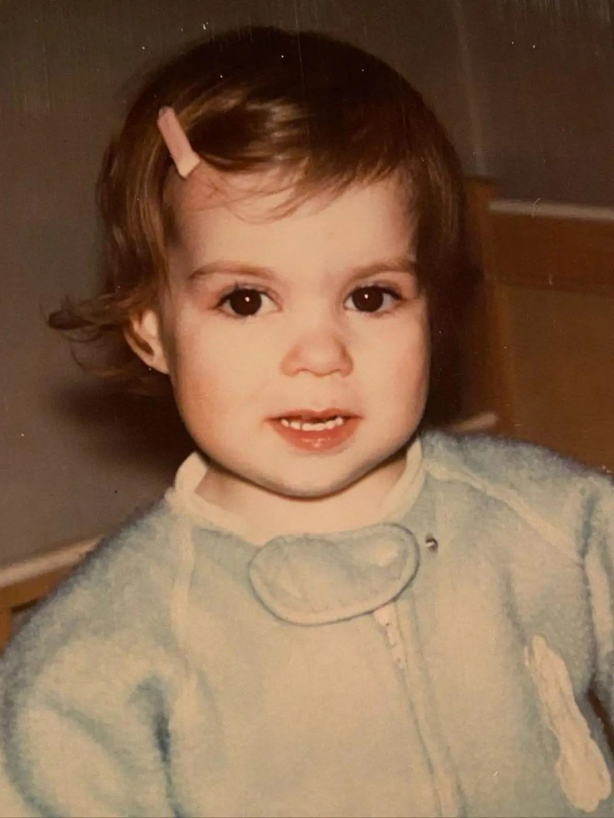 Judith Williams postet zum 50. Hochzeitstag ihrer Eltern ein Foto von sich im Alter von 2 Jahren.