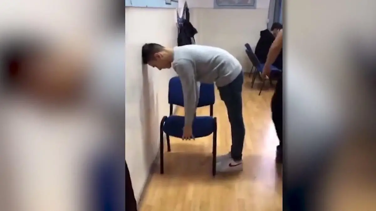„Chair Challenge“: Frauen können sie, Männer nicht Darum sind Männer hier überfordert