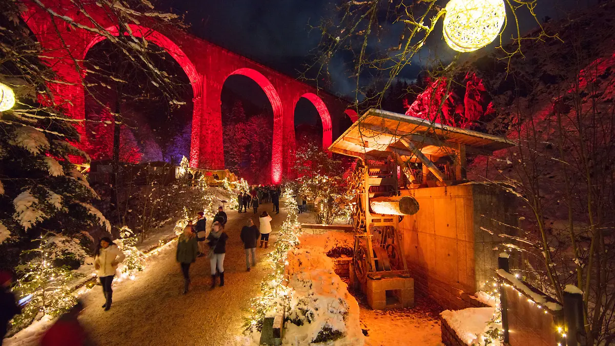 Der romantische Weihnachtsmarkt in der Ravenna Schlucht
