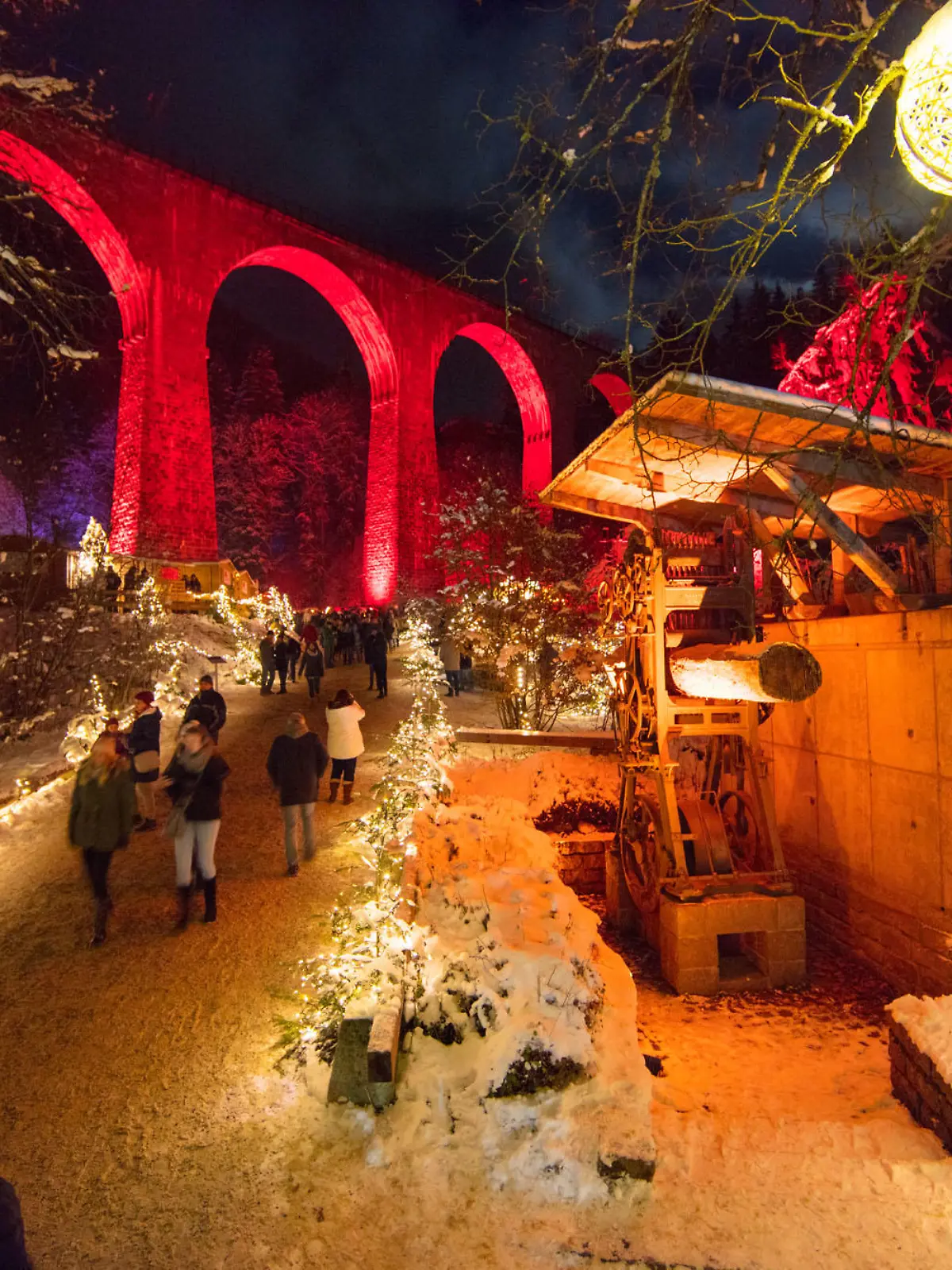 Der romantische Weihnachtsmarkt in der Ravenna Schlucht