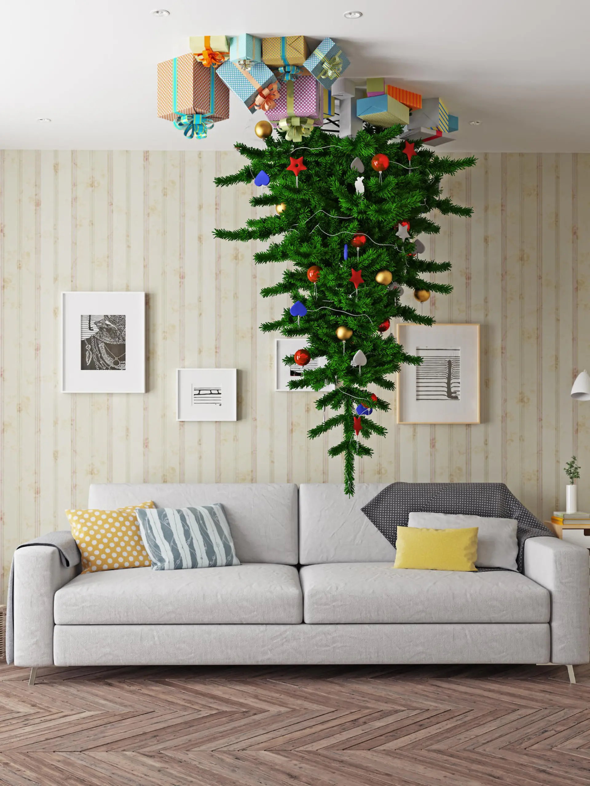 Tannenbaum hängt von der Decke