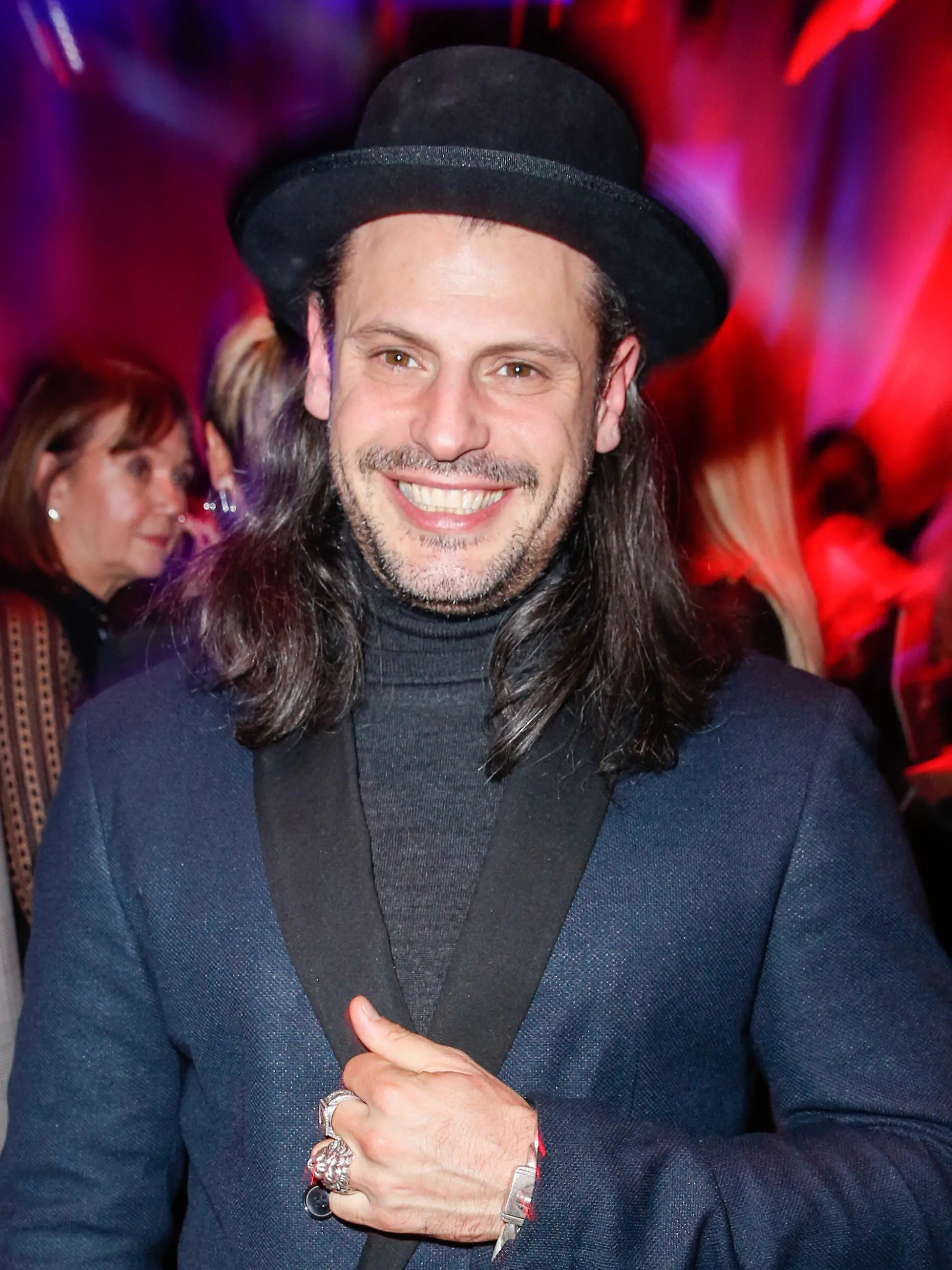 14.11.2019, Berlin: Manuel Cortez kommt zu dem Bunte New Faces Award "Style" im Spindler und Klatt. Foto: Gerald Matzka/dpa-Zentralbild/dpa +++ dpa-Bildfunk +++