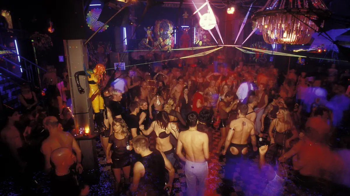 KitKatClub, Techno Party Club und Event Location in Berlin, Deutschland, Europa | Verwendung weltweit, Keine Weitergabe an Wiederverkäufer.