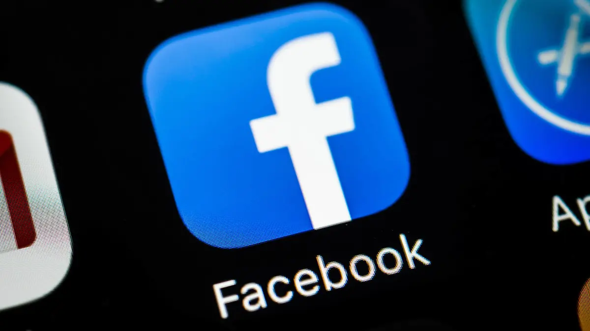 App-Icons auf Smartphone-Display App-Icons, Anzeige auf einem Bildschirm vom Handy, Smartphone, Facebook, Soziales Netzwek, Makroaufnahme, Detail, formatfüllend Copyright: imageBROKER/ValentinxWolf iblvfw04410098.jpg
App Icons on Smartphone Display App Icons Display on a Screen of Handy Smartphone Facebook Social Affairs Macro recording Detail formatfüllend Copyright image broker ValentinxWolf iblvfw04410098 JPG Bitte beachten Sie die gesetzlichen Bestimmungen des deutschen Urheberrechtes hinsichtlich der Namensnennung des Fotografen im direkten Umfeld der Veröffentlichung!