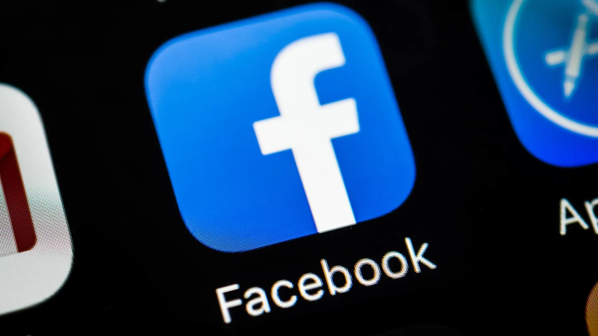 App-Icons auf Smartphone-Display App-Icons, Anzeige auf einem Bildschirm vom Handy, Smartphone, Facebook, Soziales Netzwek, Makroaufnahme, Detail, formatfüllend Copyright: imageBROKER/ValentinxWolf iblvfw04410098.jpg
App Icons on Smartphone Display App Icons Display on a Screen of Handy Smartphone Facebook Social Affairs Macro recording Detail formatfüllend Copyright image broker ValentinxWolf iblvfw04410098 JPG Bitte beachten Sie die gesetzlichen Bestimmungen des deutschen Urheberrechtes hinsichtlich der Namensnennung des Fotografen im direkten Umfeld der Veröffentlichung!