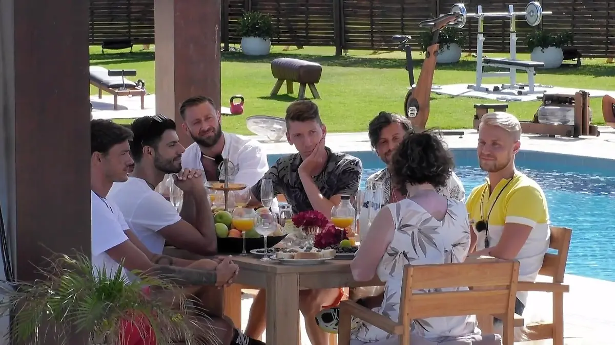 Nicolas' Mama testet die Single-Boys Speeddating in der Kandidatenvilla
