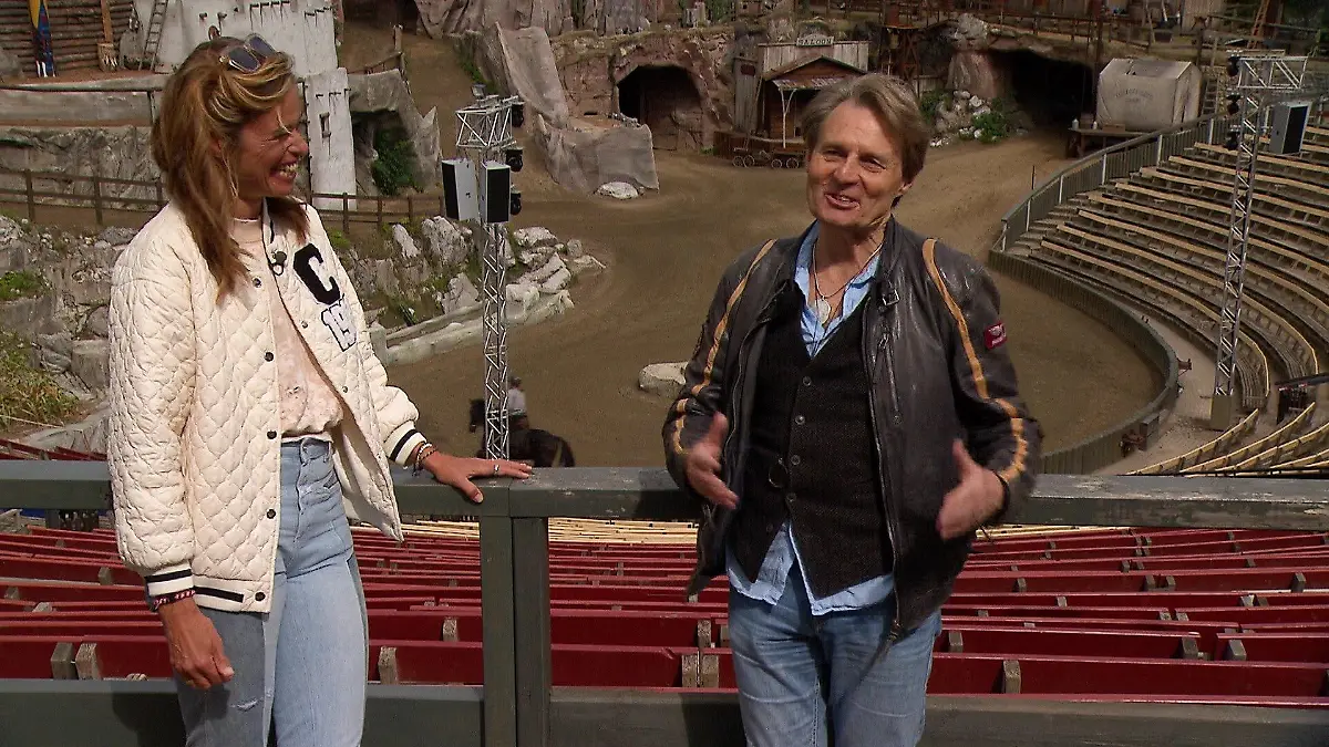 Susanne Böhn im Interview mit Wolgang Bahro bei den Karl-May-Festspielen am Kalkberg in Bad Segeberg.