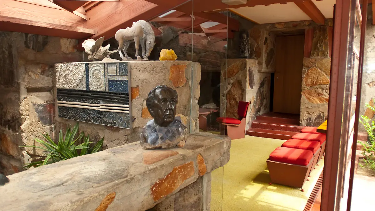 Arizona, Scottsdale, Taliesin West of Architect Frank Lloyd Wright, Entrance with Bronze sculpture of Wrights head