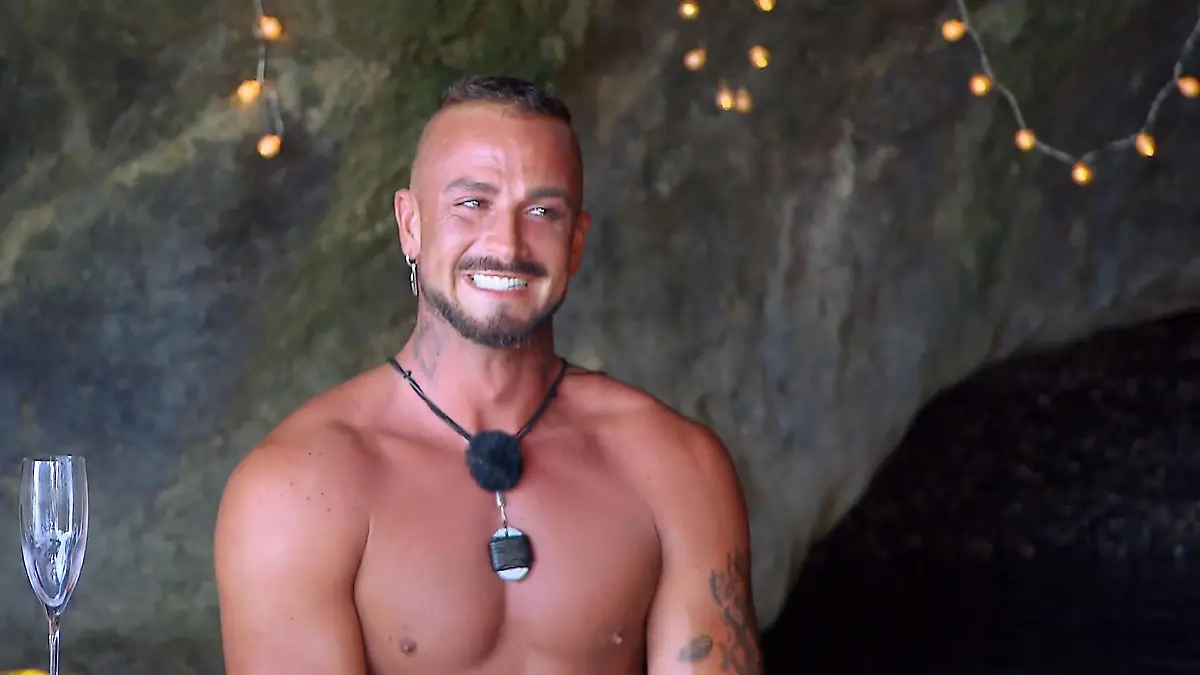 Für "Prince Charming"-Andreas gibt's ein Ständchen Romantisches Einzeldate