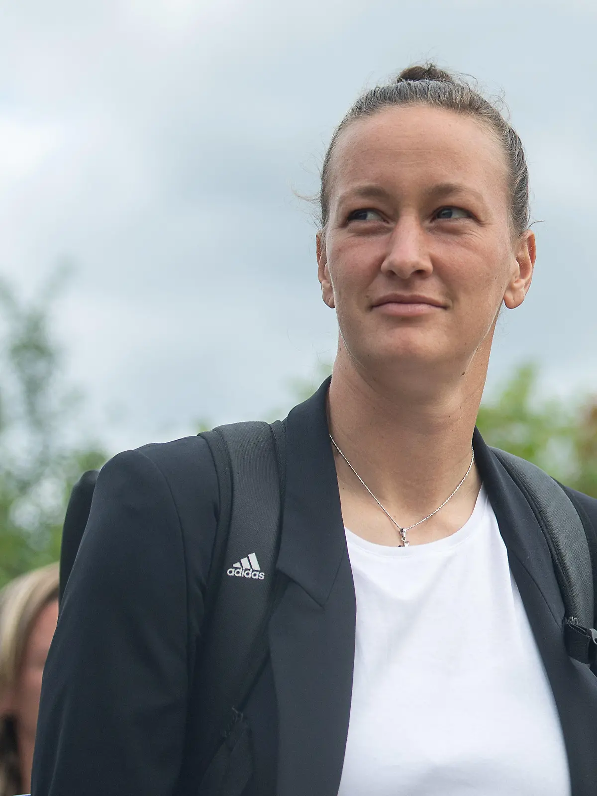 ARCHIV - 03.07.2022, Großbritannien, London: Fußball: Nationalmannschaft, Frauen, EM 2022: Almuth Schult kommt an. Nationaltorhüterin Almuth Schult hat ihr drittes Kind zur Welt gebracht.  (zu dpa: «Nationaltorhüterin Schult bringt drittes Kind zur Welt») Foto: Sebastian Gollnow/dpa +++ dpa-Bildfunk +++