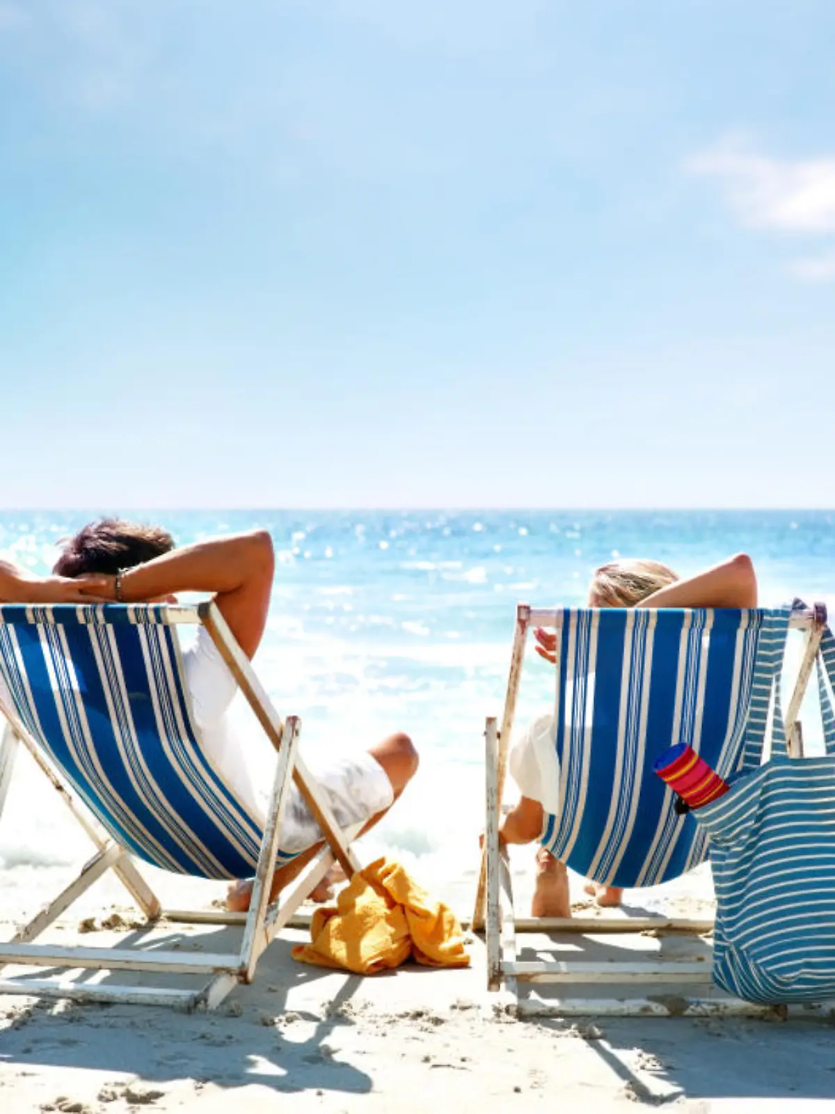 iStock 000011860951Small urlaub strand paar meer sommer sonne entspannung glck glcklich strand urlaub