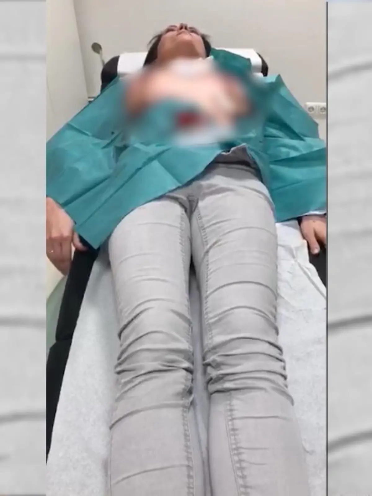 Bild zu: "Christina wachte während der OP auf"