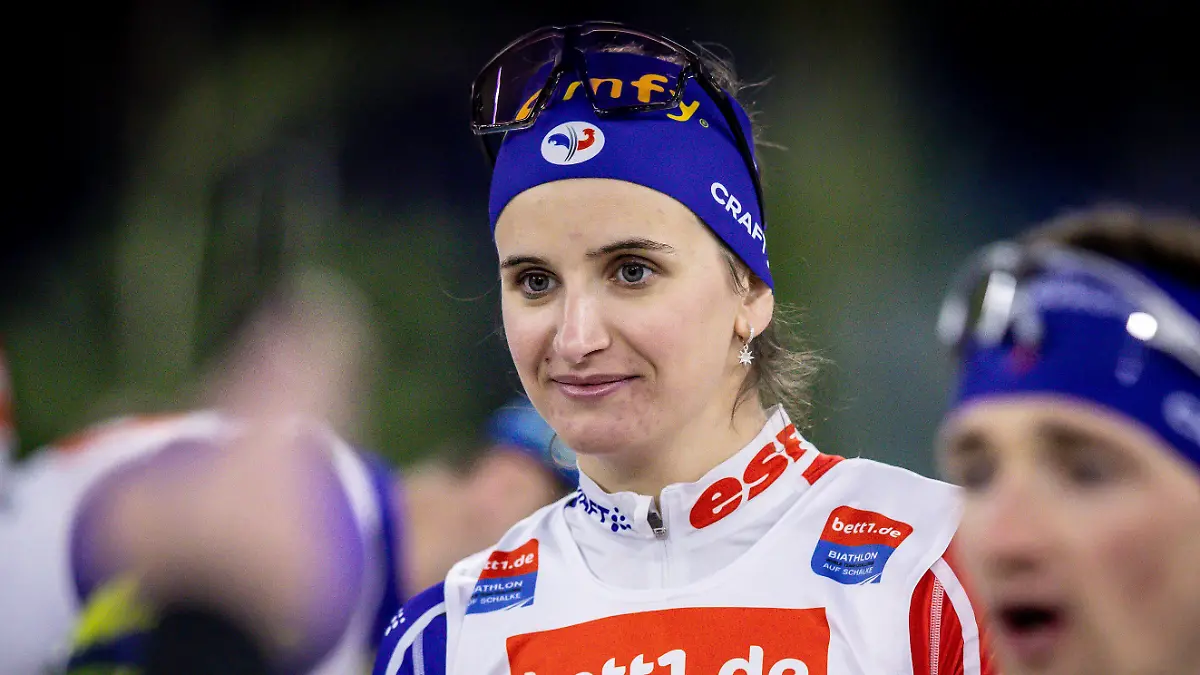 bett1.de WTC Biathlon auf Schalke, 28.12.2022 Julia Simon FRA bei der bett1.de WTC Biathlon auf Schalke am 28.12.2022 in der Veltins-Arena in Gelsenkirchen Nordrhein-Westfalen. *** bett1 de WTC Biathlon on Schalke, 28 12 2022 Julia Simon FRA at the bett1 de WTC Biathlon on Schalke on 28 12 2022 at the Veltins Arena in Gelsenkirchen Nordrhein Westfalen Copyright: xBEAUTIFULxSPORTS/AxelxKohringx