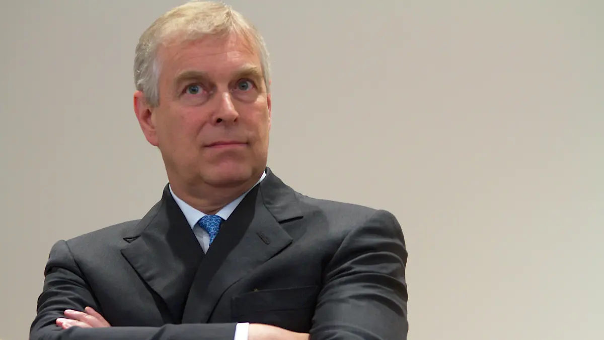 Prinz Andrew zu Besuch im Schloss Herrenhausen Queens Birthdayparty und Zapfenstreich Prinz Andrew in Hannover
