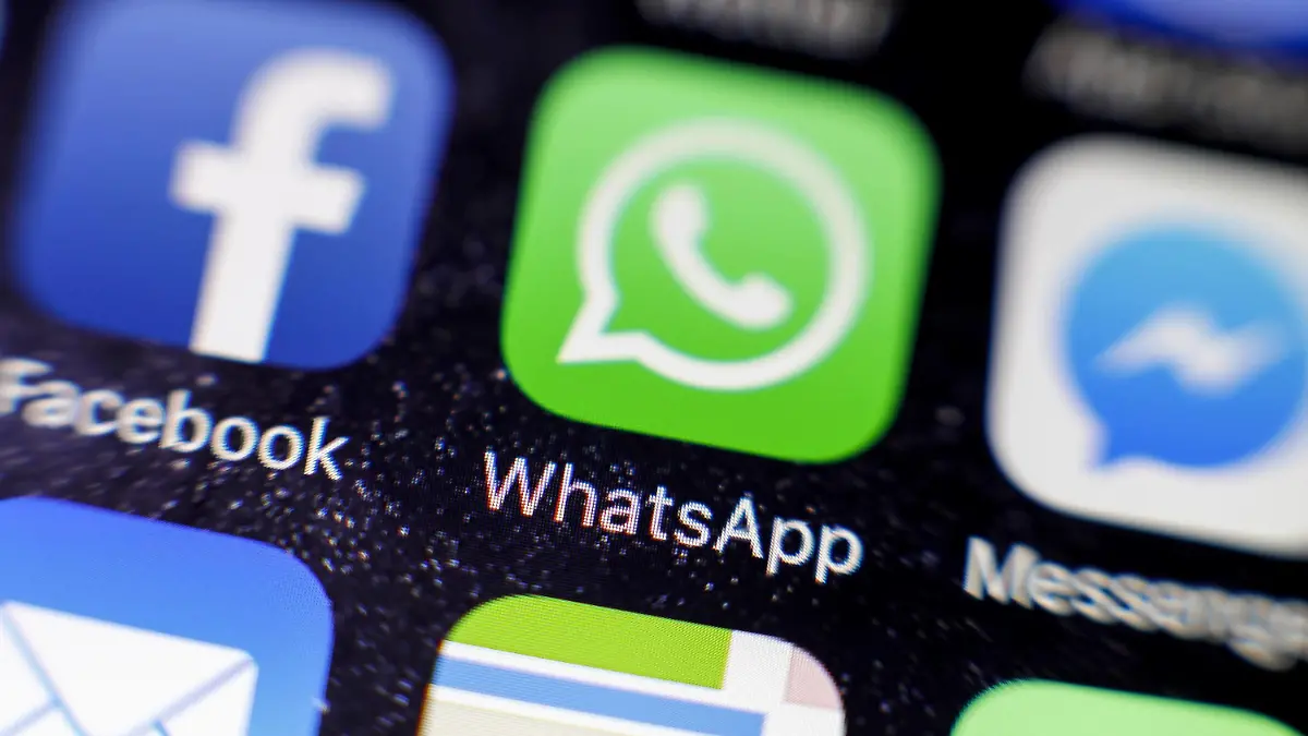 Hamburg, 17. November 2016 - WhatsApp-Icon auf einem auf einem iPhone PUBLICATIONxINxGERxSUIxAUTxHUNxONLY