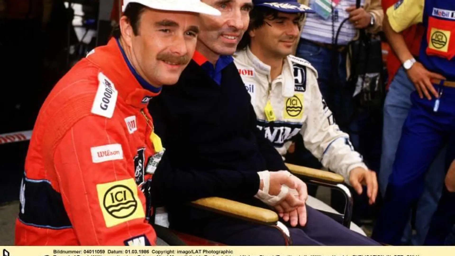 Bildnummer: 04011059  Datum: 01.03.1986  Copyright: imago/LAT PhotographicTeamchef Frank Williams mit seinen Fahrern Nigel Mansell (beide England, li.) und Nelson Piquet (Brasilien / alle Williams Honda) - PUBLICATIONxINxGERxONLY (LAT200005120235); Vdia, quer Großer Preis der xxx 1986, Formel 1 Weltmeisterschaft, F1, F, GP, WM Aufnahmedatum geschätzt Freude,  Motorsport Grand Prix Herren Einzel Gruppenbild optimistisch Randmotiv PersonenImage number 04011059 date 01 03 1986 Copyright imago LAT Photographic Team boss Frank Williams with his Drivers Nigel Mansell both England left and Nelson Piquet Brazil all Williams Honda PUBLICATIONxINxGERxONLY  Vdia horizontal grand Prize the xxx 1986 Formula 1 World Cup F1 F GP World Cup date estimated happiness motor aviation Grand Prix men Singles Group photo optimistic Rand motive Human Beings 