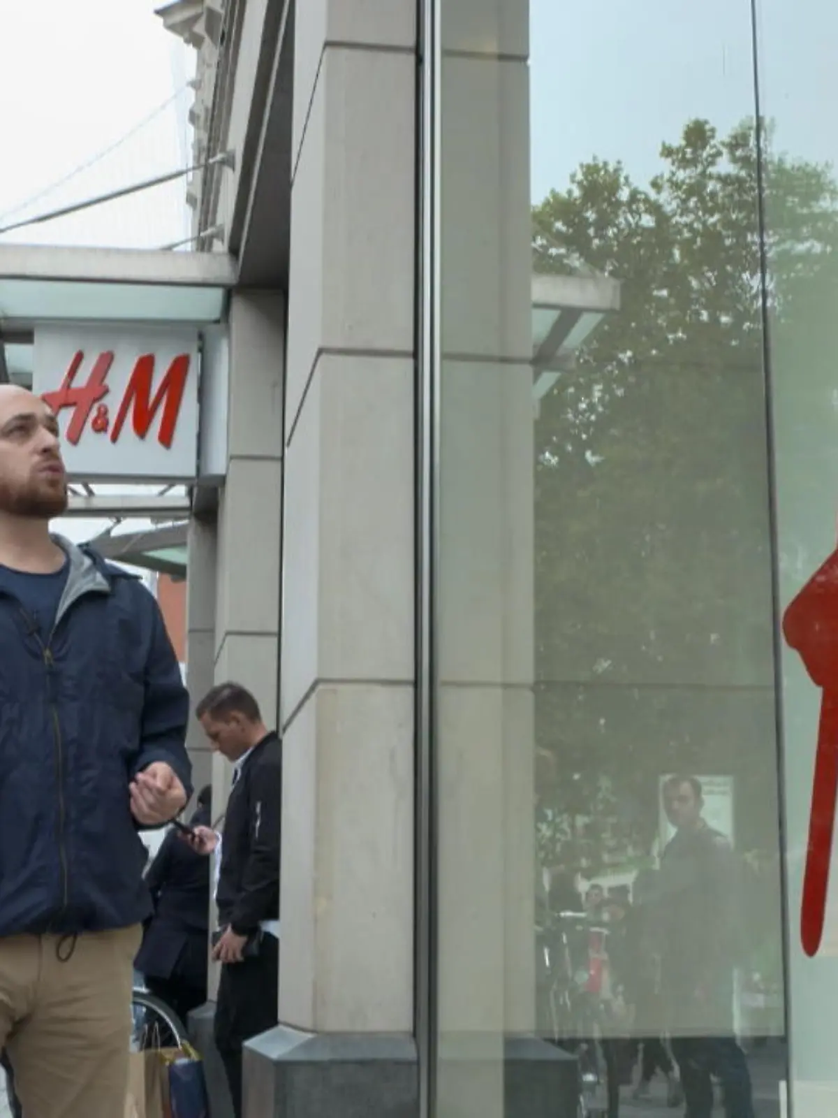 Bild zu: "RTL-Reporterin undercover bei H&M"
