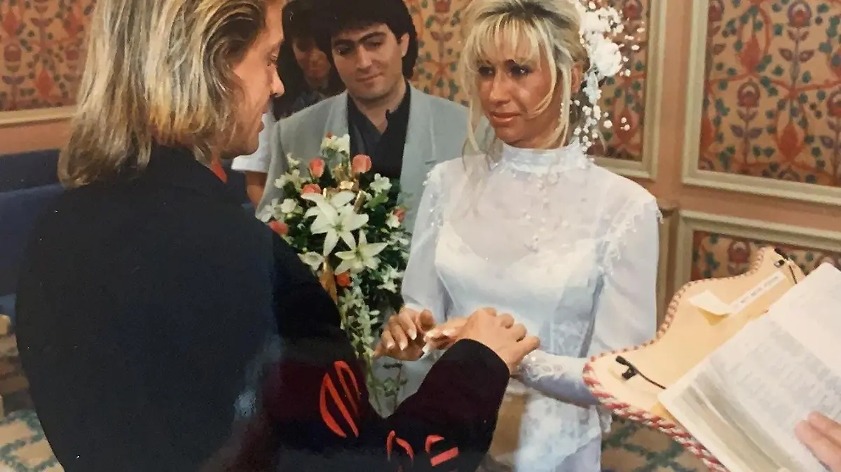 Silberhochzeit bei den Geissens: Carmen teilt heiße Schnappschüsse ihrer  Vegas-Trauung