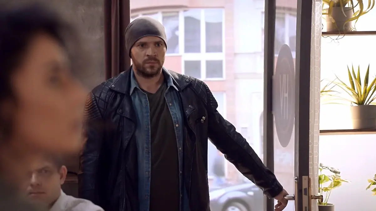 Erik erkennt, wie Lars wirklich ist Freundschaft ist damit vorbei