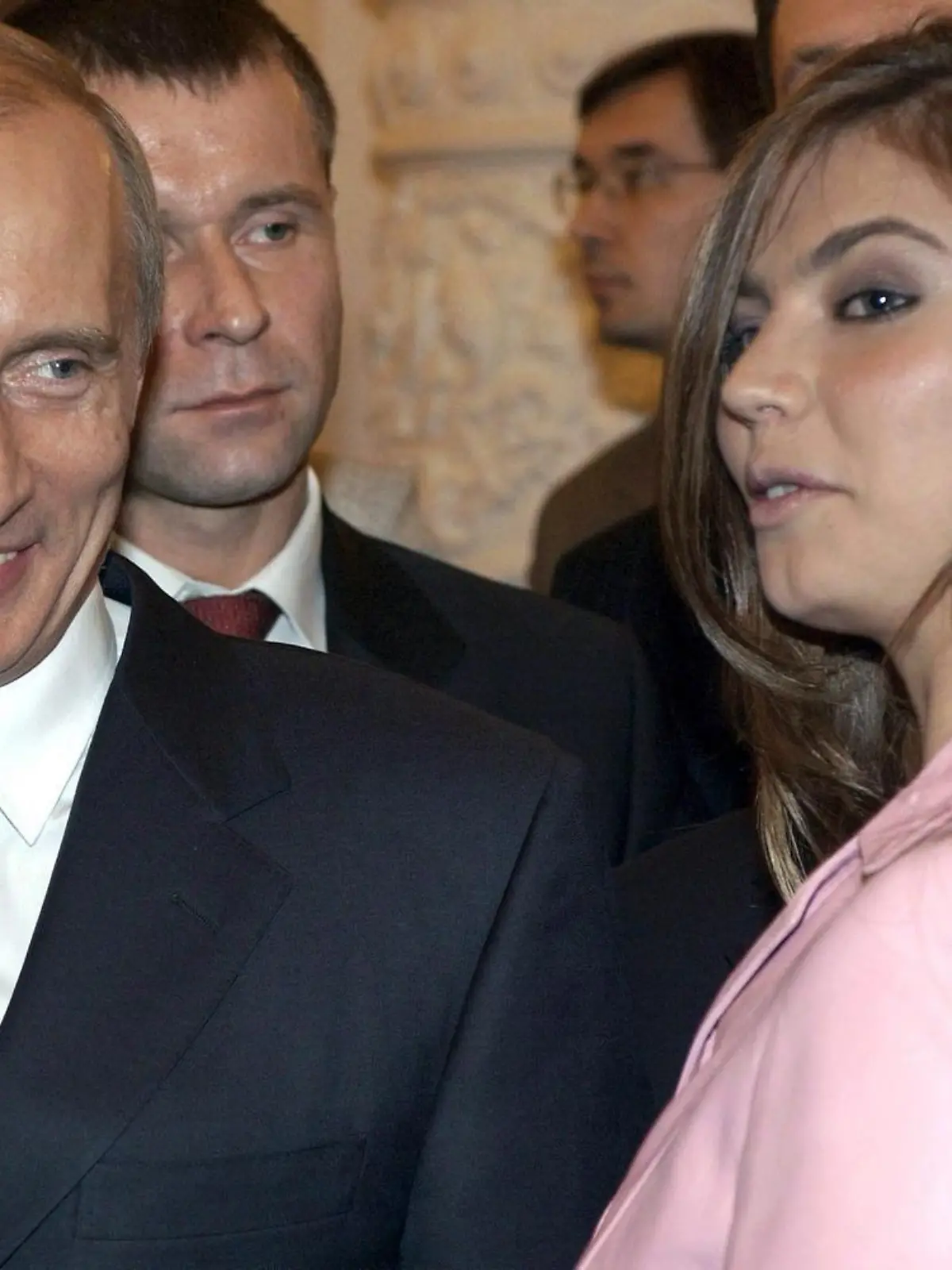 (FILE) A file picture dated 04 November 2004 of Russian President Vladimir Putin (L) and Russian gymnast Alina Kabayeva in the Kremlin, Moscow, Russia. A Russian tabloid broke taboo by reporting on 11 April 2008 that Russia's president Vladimir Putin had divorced his wife Lyudimilla and plans to wed 24-year-old former Olympic gymnast Alina Kabayeva. EPA/PRESIDENTIAL PRESS SERVICE/ITAR-TASS POOL +++(c) dpa - Report+++ [ Rechtehinweis: (c) dpa - Report ]