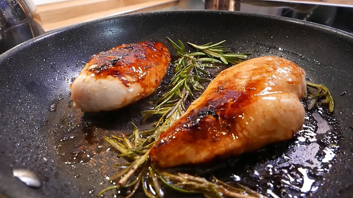 Zu viel Fleisch ist nicht gut!  So viel Fleisch sollten wir höchstens essen!