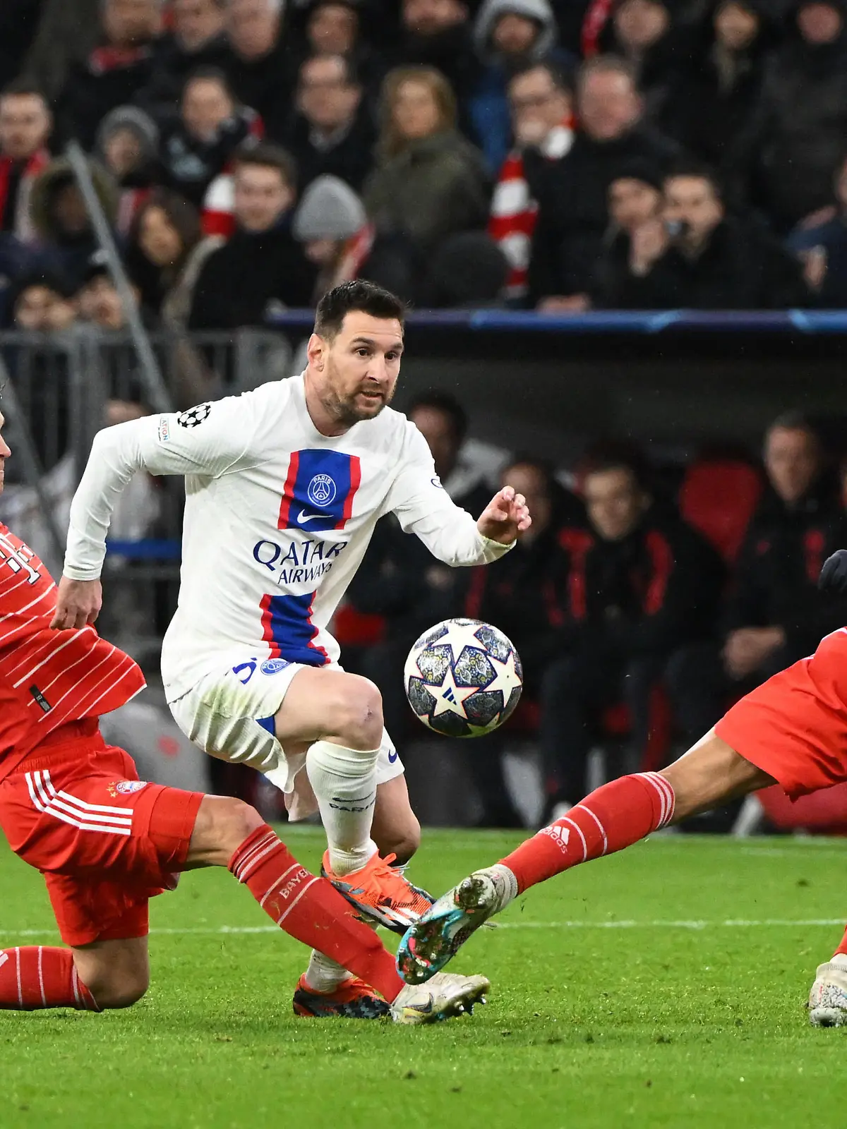 Fussball, Herren, Saison 2022/2023, Champions League Achtelfinale, Rückspiel, FC Bayern München - Paris Saint-Germain, v. l. Matthijs de Ligt FC Bayern München, Joshua Kimmich FC Bayern München, Lionel Messi Paris Saint-Germain, Jamal Musiala FC Bayern München, 08.03.2023, *** Football, men, season 2022 2023, Champions League Round of 16, second leg , FC Bayern Munich Paris Saint Germain, v l Matthijs de Ligt FC Bayern Munich , Joshua Kimmich FC Bayern Munich , Lionel Messi Paris Saint Germain , Jamal Musiala FC Bayern Munich , 08 03 2023, Copyright: xMatthiasxKochx