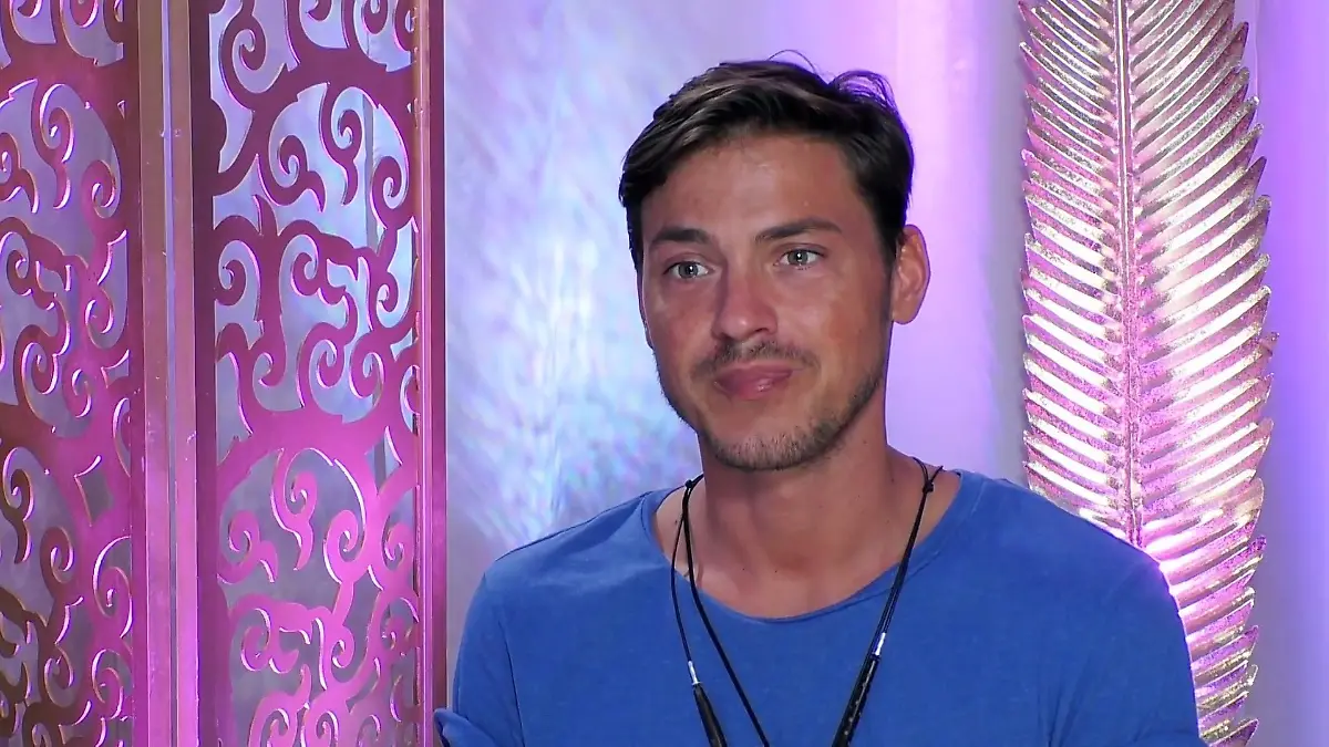 Alle gegen "Prince Charming"-Dominic Wege Lüge um Kuss