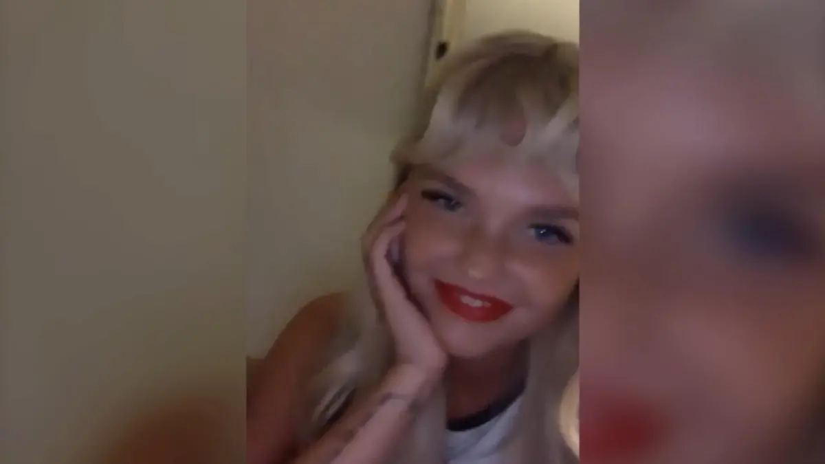 Bonnie Strange hat Zoff mit ihren Eltern "Als ob ich ein Teenager wäre"