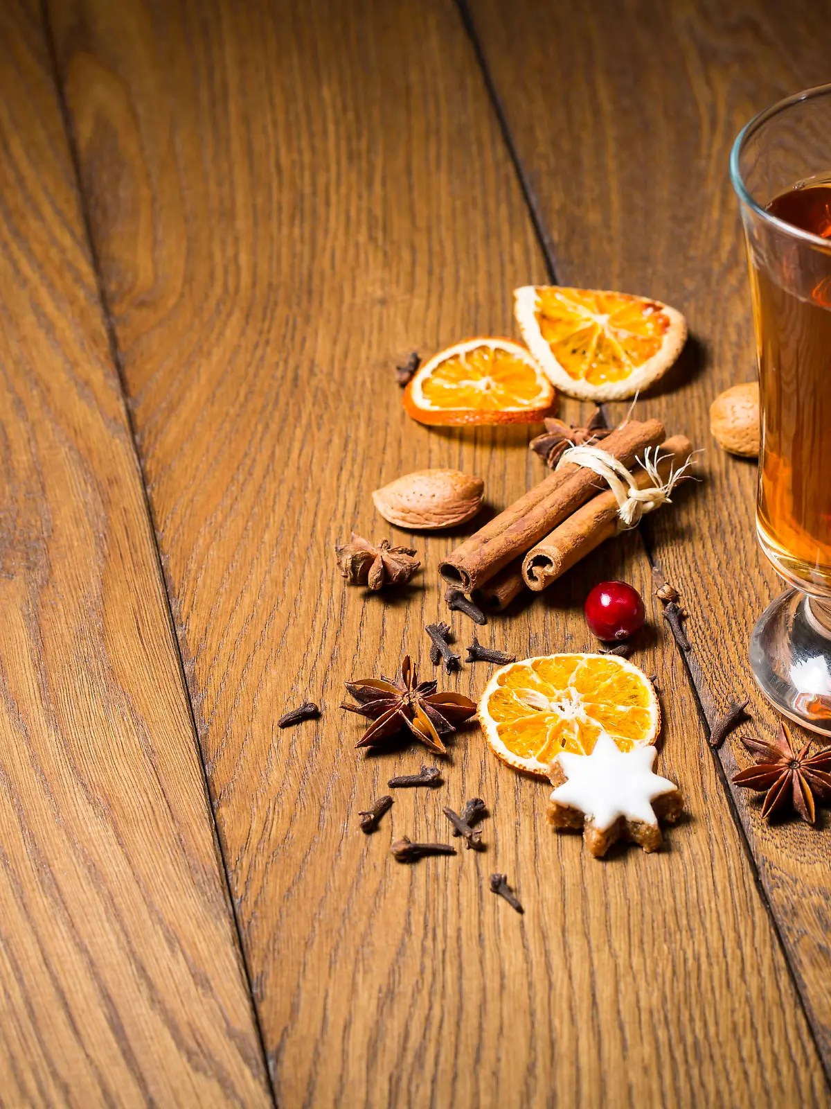 Glüh-Gin ist die neue Alternative zu Glühwein.