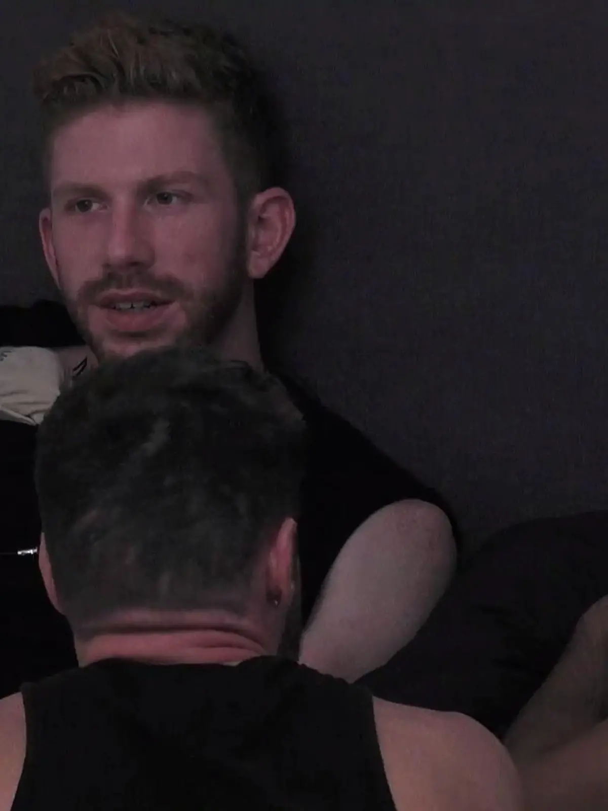 Bild zu: "Lars plaudert über Sexdate mit Alex"