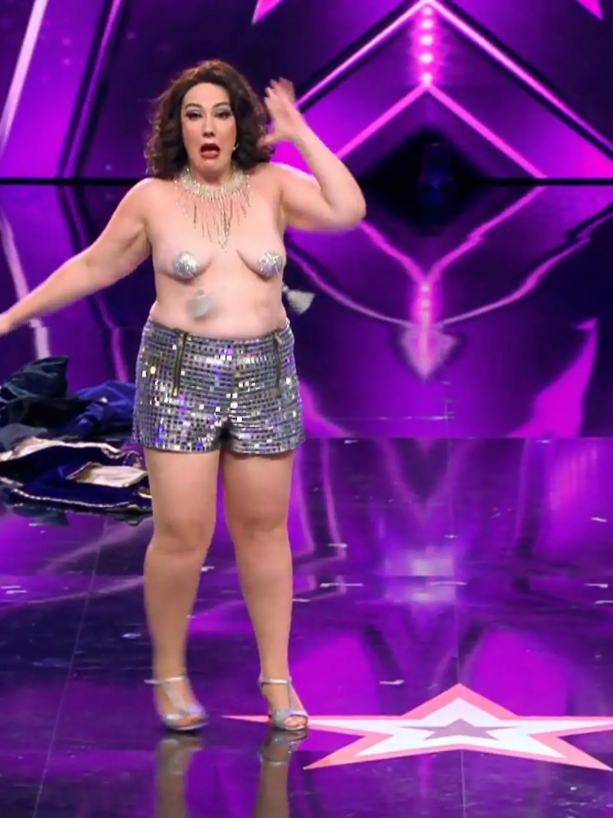 Bild zu: "Carmen Mon Oxide bringt die Jury zum Schwitzen"
