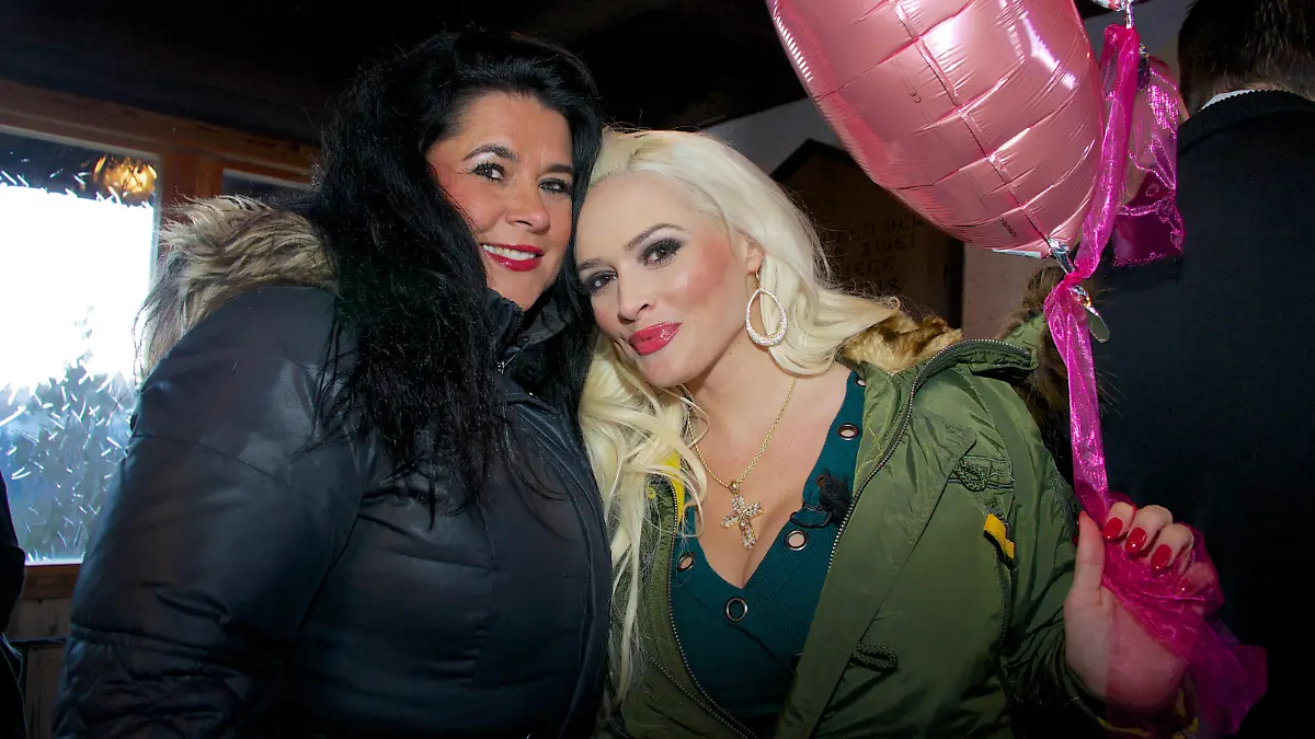 Daniela Katzenberger und Iris Klein 2015