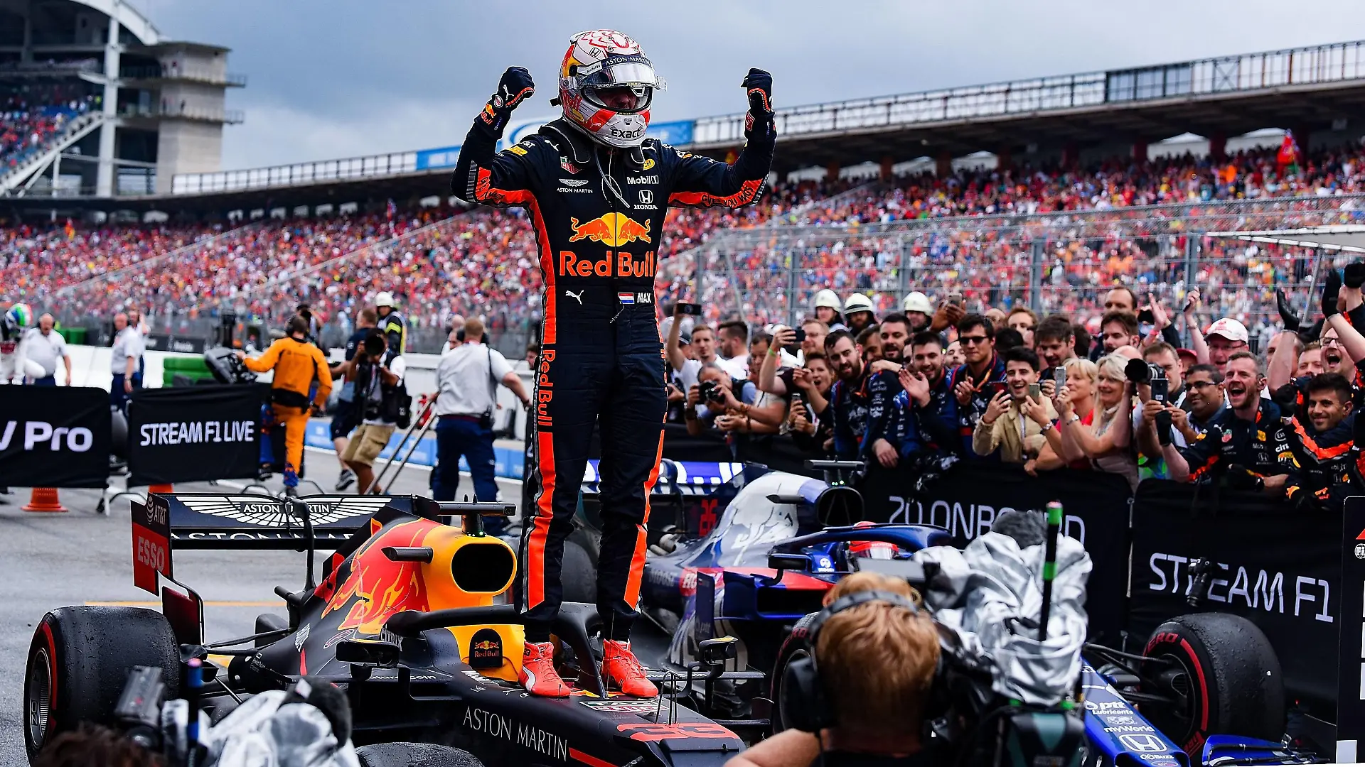 28.07.2019, xpsx, Motorsport FIA Formel 1, Mercedes Benz Großer Preis von Deutschland 2019 Rennen v.l. Sieger, Jubel Max Verstappen (Aston Martin Red Bull Racing 33 NED) Hockenheim *** 28 07 2019, xpsx, Motorsport FIA Formula 1, Mercedes Benz Grand Prix of Germany 2019 race v l winner, Jubel Max Verstappen Aston Martin Red Bull Racing 33 NED Hockenheim