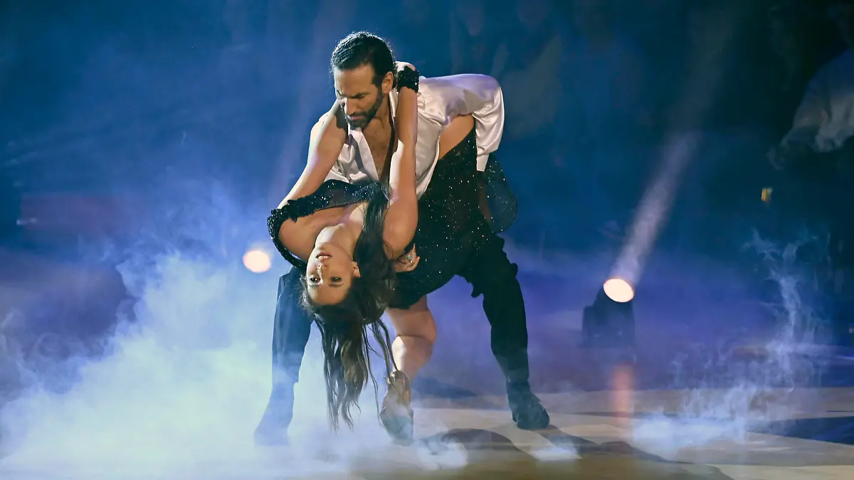Sally Özcan mit Massimo Sinato in der zweiten Live-Show der 16. Staffel der RTL-Tanzshow Let s Dance im MMC Coloneum. Köln, 03.03.2023 *** Sally Özcan with Massimo Sinato in the second live show of the 16 season of the RTL dance show Let s Dance at the MMC Coloneum Cologne, 03 03 2023 Foto:xD.xAnoraganingrumx/xFuturexImage