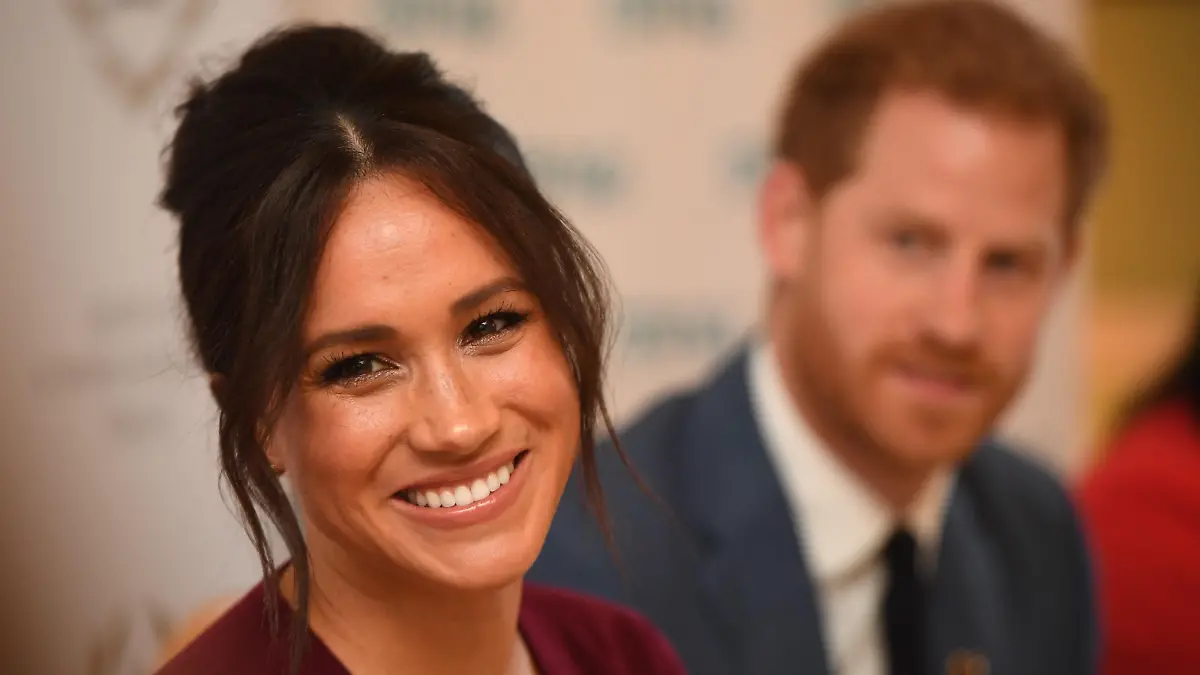 Entertainment Bilder des Tages . 25/10/2019. Windsor, United Kingdom. Prince Harry and Meghan Markle, The Duke and Duchess of Sussex, at a roundtable discussion on gender equality with The Queen s Commonwealth Trust and One Young World at Windsor Castle, United Kingdom. PUBLICATIONxINxGERxSUIxAUTxHUNxONLY xPoolx/xi-Imagesx IIM-20315-0008