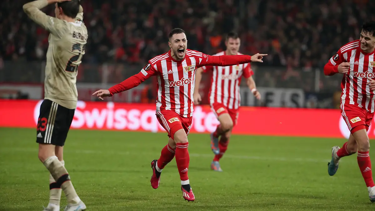 Josip Juranovic jubelnd nach 2:0, li. Steven Berghuis / Freude / Emotion / Jubel / Sport / Fußball Fussball / UEL UEFA Europa League Herren / Saison 2022/2023 / 23.02.2023 / 1.FC Union Berlin FCU vs. Ajax Amsterdam / DFL regulations prohibit any use of photographs as image sequences and/or quasi-video. /