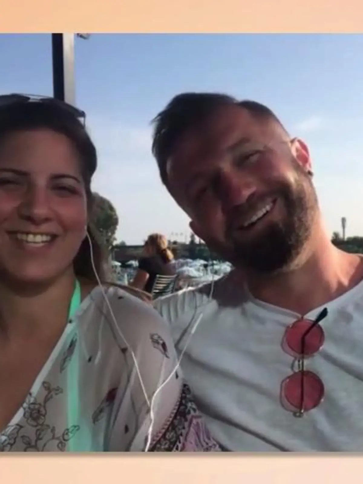 Bild zu: "Eddie und Aylin im ersten Patchwork-Urlaub"
