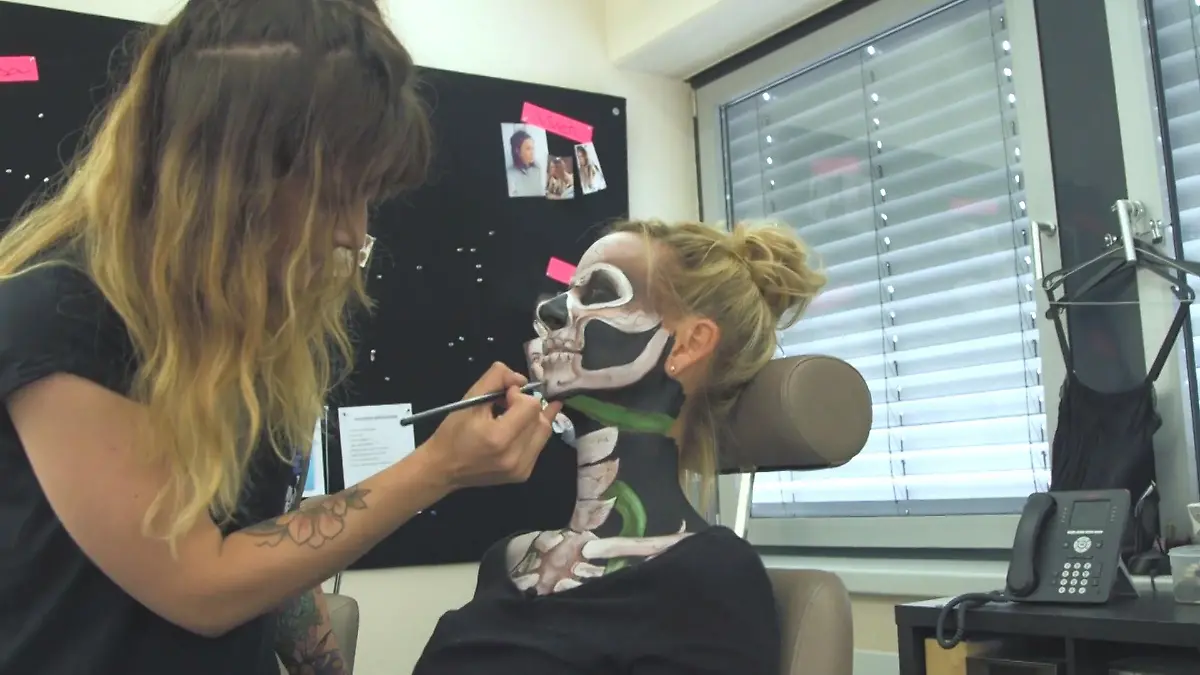 Make-up-Tipps von Maskenchefin Kati Isabell Hertel im Halloween-Fieber
