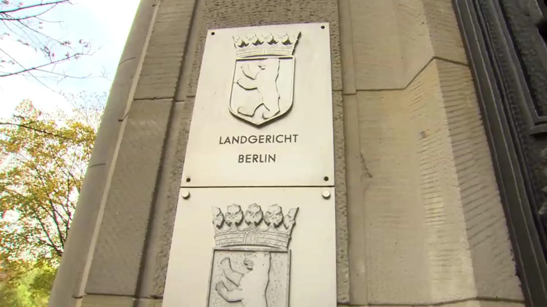 Die Ärzte halten das noch immer für eine legale Abtreibung im Mutterleib. Die Berliner Staatsanwaltschaft hält das für Totschlag.