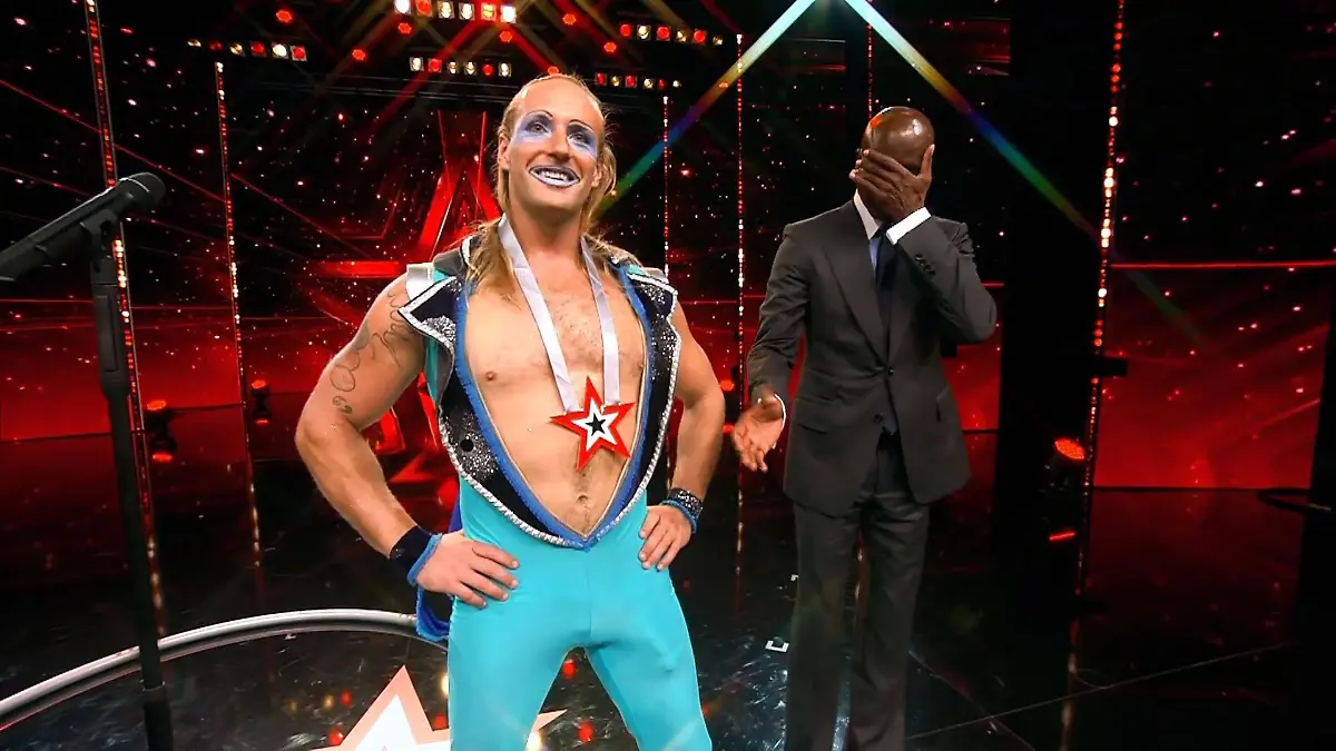 Riesen-Penis schockt Juror Bruce Darnell "Das Supertalent" Show 6