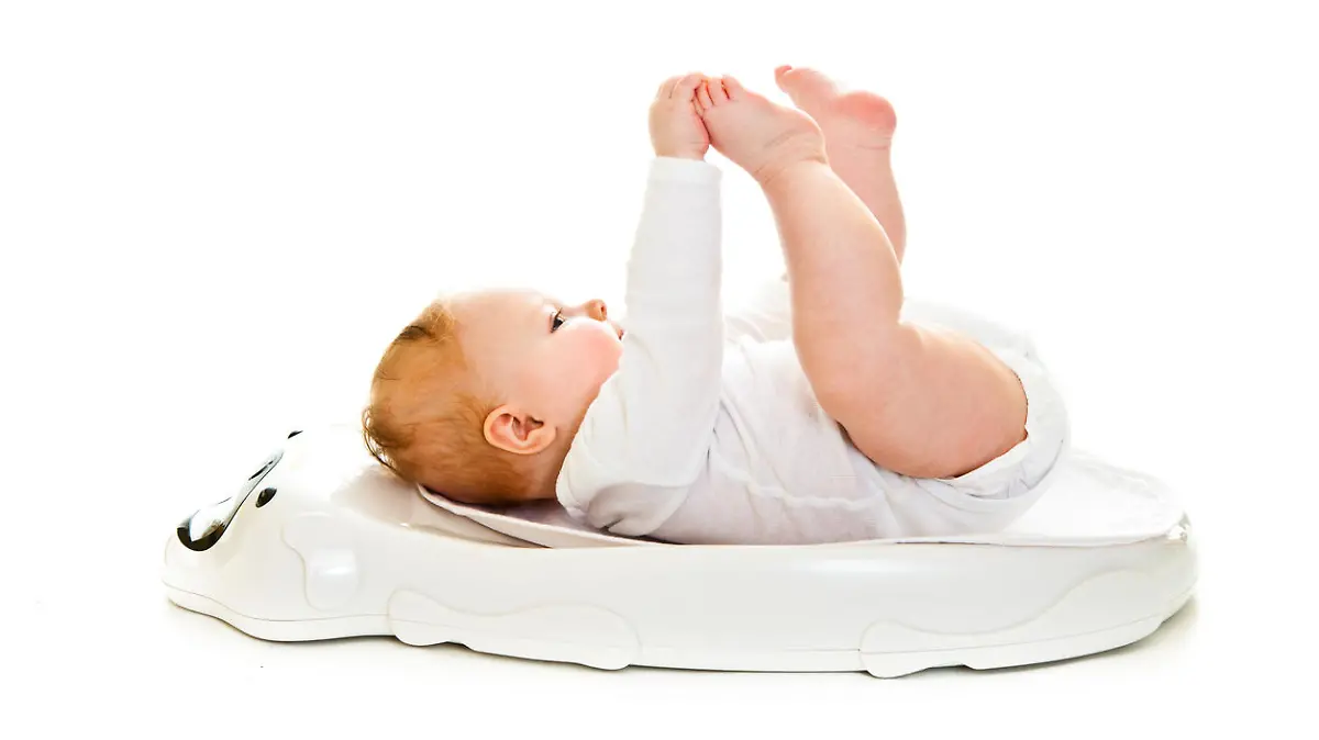 Baby auf der Waage